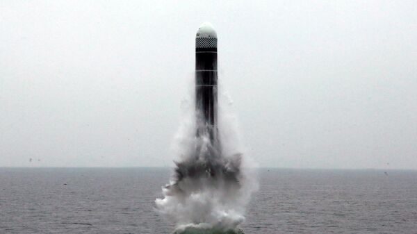 Запуск северокорейской баллистической ракеты нового типа с подводной лодки 
