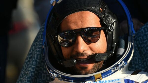 Космонавт ОАЭ Хаззаа аль-Мансури после посадки спускаемого аппарата пилотируемого космического корабля Союза МС-12