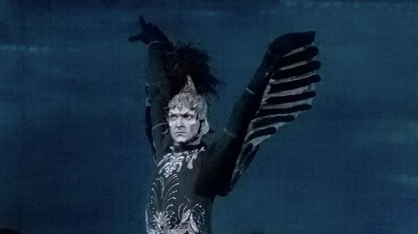 Ротбард - злой волшебник (Илья Кузнецов) в сцене из балета Петра Чайковского Лебединое озеро.