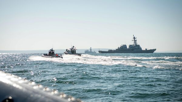 Американский эсминец Карни в Черном море