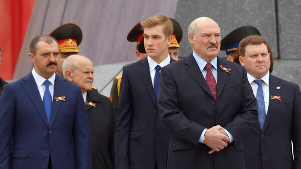 Президент Белоруссии Александр Лукашенко, младший сын президента Белоруссии Николай Лукашенко и старший сын президента Белоруссии Виктор Лукашенко