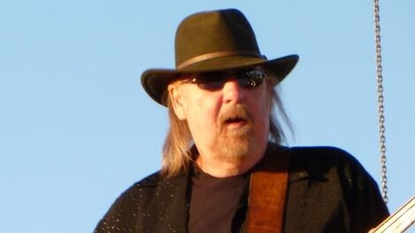 Один из основателей американской рок-группы Lynyrd Skynyrd Ларри Янструм