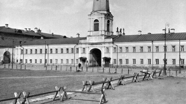 Пожарная каланча Хамовнического полицейского дома включена в ансамбль Хамовнических казарм. Возведена в 1813 году