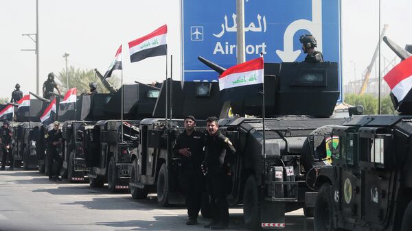 Бойцы спецподразделения по борьбе с терроризмом и военнослужащие на улице Багдада