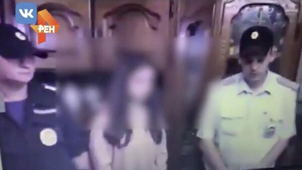 Кадр из видео следственного эксперимента с участием сестер Хачатурян