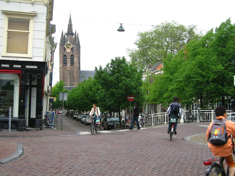 Одна из центральных улиц Делфта