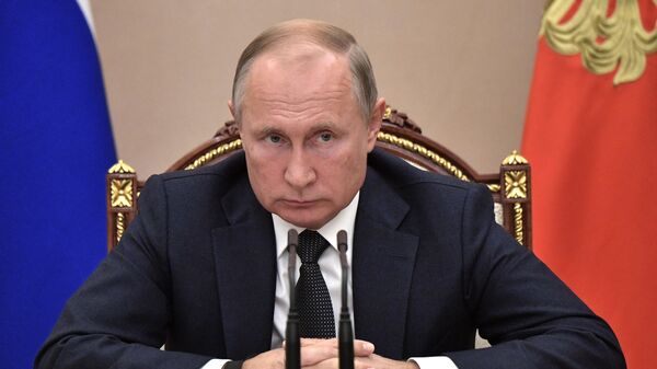 LIVE: Владимир Путин встречается с членами правительства и избранными губернаторами регионов