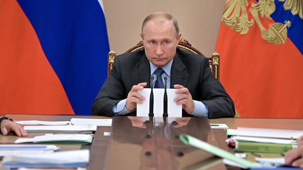 Президент РФ Владимир Путин проводит совещание с членами правительства. 9 октября 2019