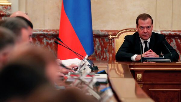 Председатель правительства РФ Дмитрий Медведев проводит совещание с членами кабинета министров РФ в Доме правительства РФ