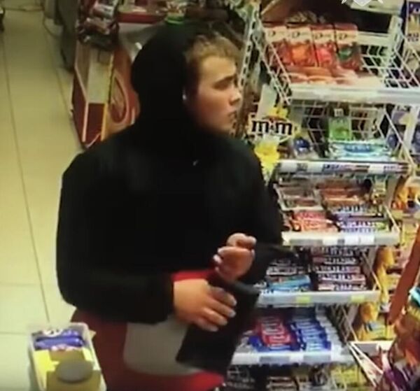 Куприн попал на видеокамеры, расположенные в магазине Куприн попал на видеокамеры, расположенные в магазине