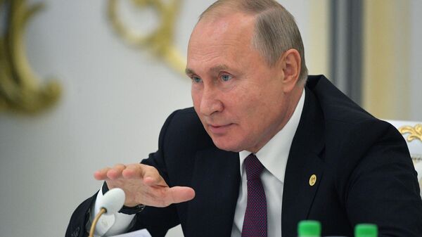 Президент РФ Владимир Путин на заседании Совета глав государств СНГ