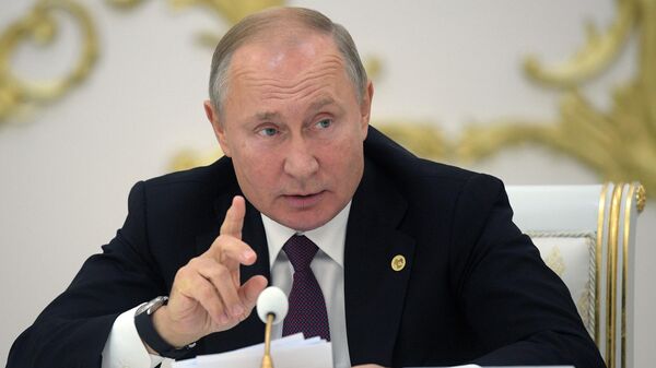 Президент РФ Владимир Путин на заседании Совета глав государств СНГ в Туркмении