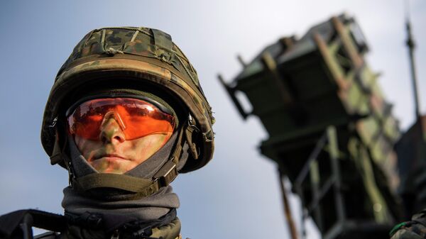 Военный во время учений НАТО в Норвегии