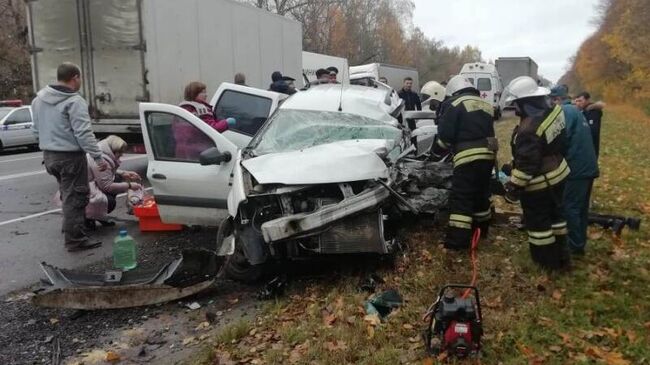 ДТП в результате столкновения двух автомашин на федеральной трассе М-2 Крым в Тульской области