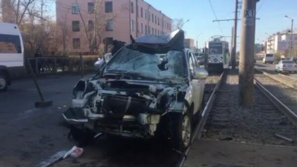 Водитель иномарки совершил наезд на остановку общественного транспорта в Улан-Удэ. 14 октября 2019