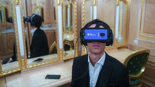 Марк Тишман ознакомился с VR-проектом РИА Новости Слепые в большом городе