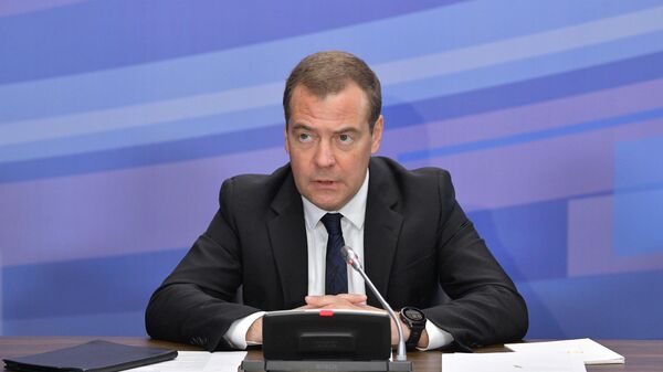 редседатель правительства РФ Дмитрий Медведев проводит совещание о ходе реализации национального проекта Безопасные и качественные автомобильные дороги
