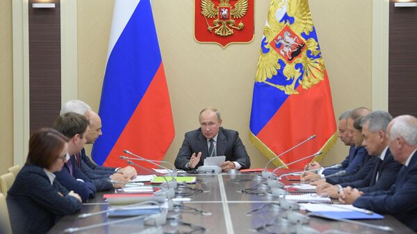 Президент РФ Владимир Путин проводит совещание по вопросу финансового оздоровления организаций ОПК. 16 октября 2019