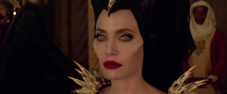 Кадр из фильма Малефисента Кадр из фильма Малефисента