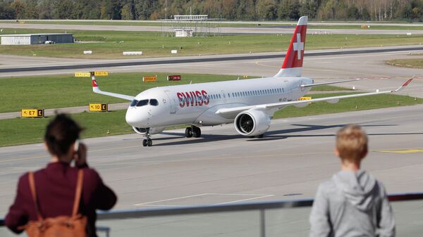Самолет Airbus A220 авиакомпании Swiss Airlines в аэропорту Цюриха