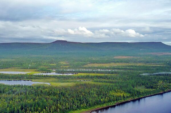 Плато Путорана и река Нижняя Тунгуска Плато Путорана и река Нижняя Тунгуска