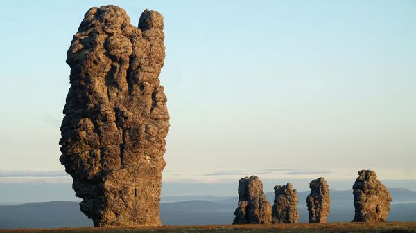 Столбы выветривания (Большие манзские болваны) на плато Маньпупунёр