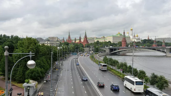 Пречистенская набережная в Москве