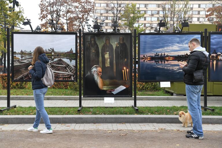 Фотовыставка Александра Львова Русские сезоны. Соловки на Тверском бульваре в Москве