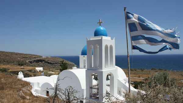 Церковь на острове Санторини в Греции