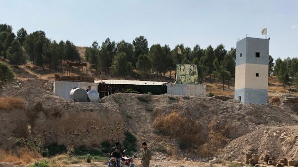 Курдский блокпост в районе Манбидж на трассе М4, переданный сирийской армии