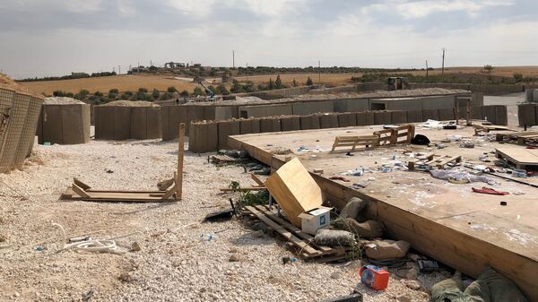 Покинутая база авианаводчиков армии США в пригороде Манбиджа на северо-востоке Сирии. Архивное фото