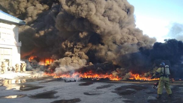 Пожар  на территории завода Полимер-Пласт в Тюмени. 20 октября 2019