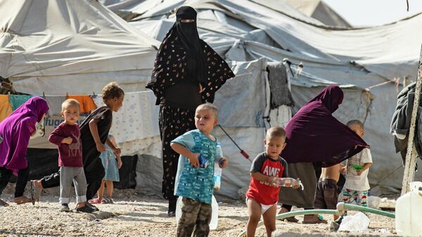 Лагерь аль-Холь, где содержатся семьи иностранных боевиков Исламского государства*, в мухафазе аль-Хасаке на северо-востоке Сирии