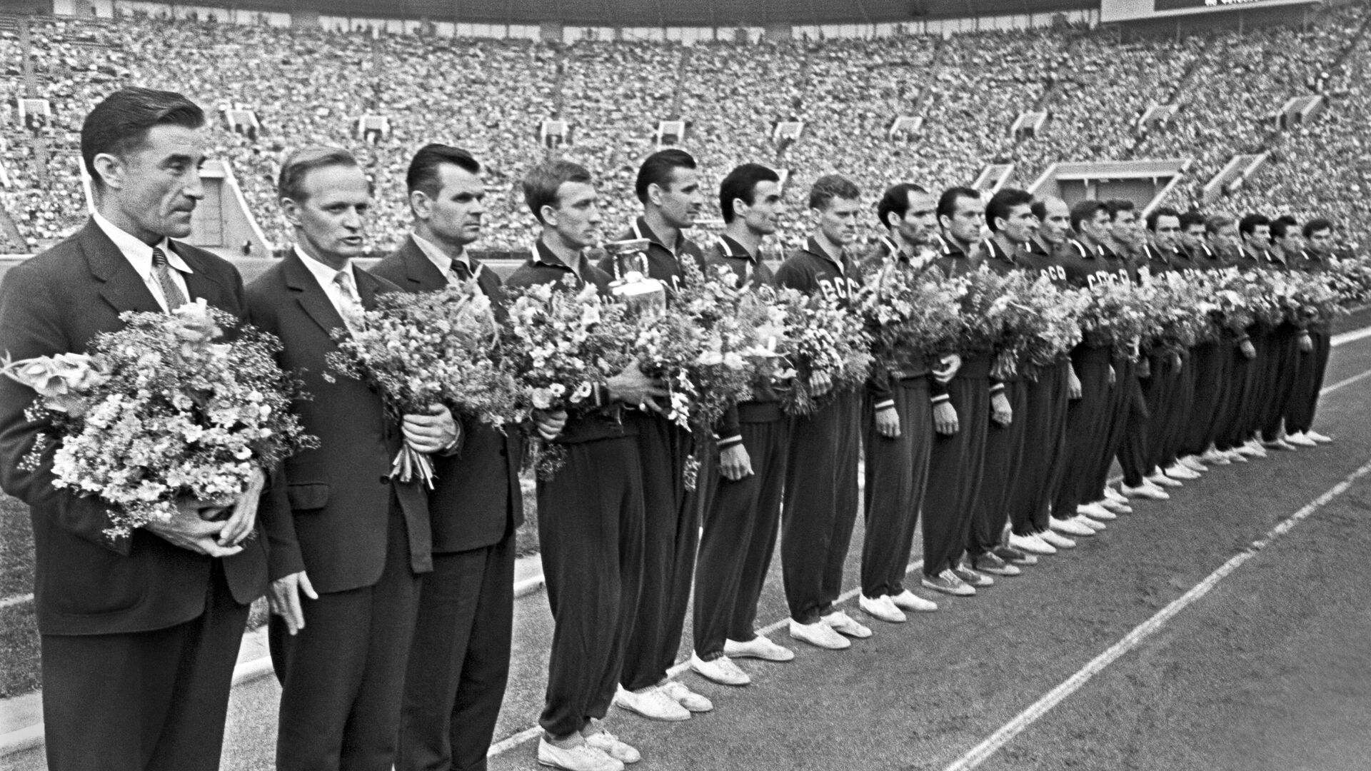 Сборная команда СССР по футболу,  выигравшая Кубок Европы в 1960 году - РИА Новости, 1920, 06.12.2020