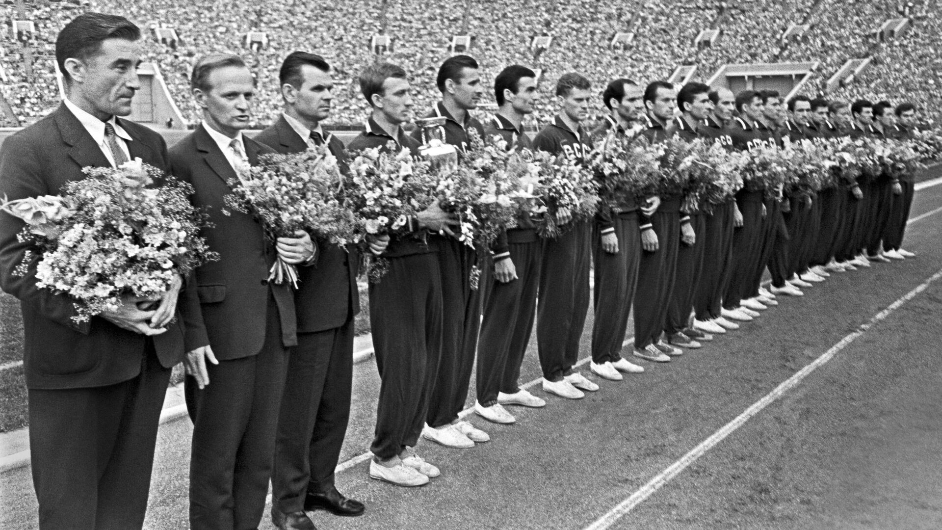 Сборная команда СССР по футболу,  выигравшая Кубок Европы в 1960 году - РИА Новости, 1920, 10.07.2020