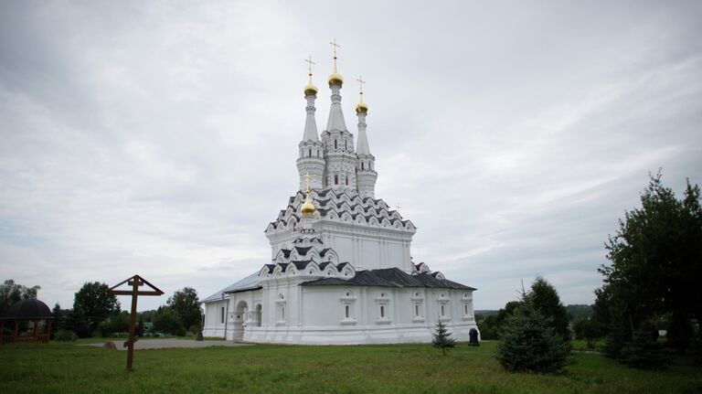 Вид на Одигитриевскую церковь Иоанно-Предтеченского монастыря в городе Вязьма Смоленской области