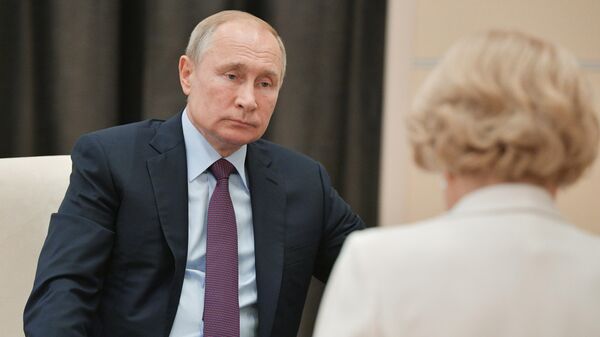 Президент РФ В. Путин встретился с вице-премьером О. Голодец 