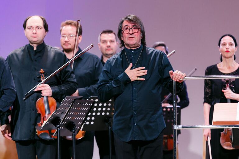 Выступление камерного ансамбля Солисты Москвы под руководством Юрия Башмета на открытии музыкального фестиваля Мелодии Арктики Выступление камерного ансамбля Солисты Москвы под руководством Юрия Башмета на открытии музыкального фестиваля Мелодии Арктики