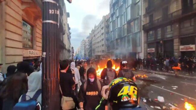 Барселона в огне: акции протеста в Каталонии