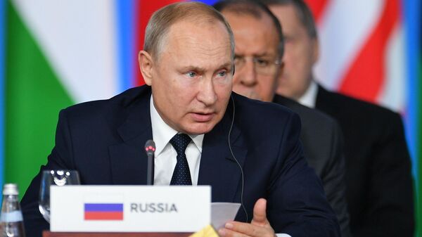 Президент РФ Владимир Путин на первом пленарном заседании саммита Россия - Африка. 24 октября 2019