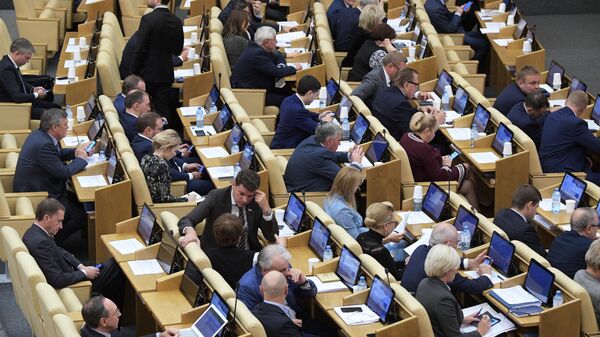Депутаты на пленарном заседании Госдумы РФ