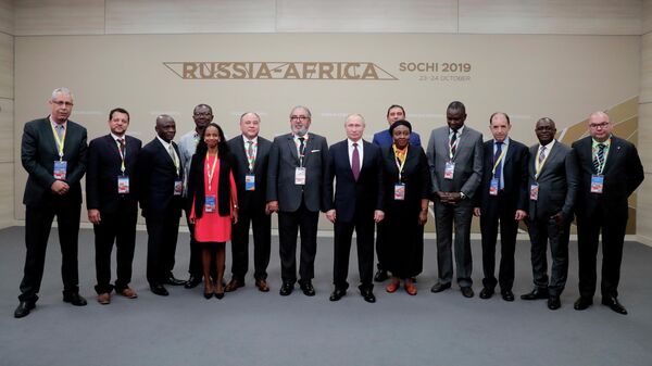Президент РФ Владимир Путин во время встречи с руководителями ведущих африканских информационных агентств на полях саммита Россия - Африка