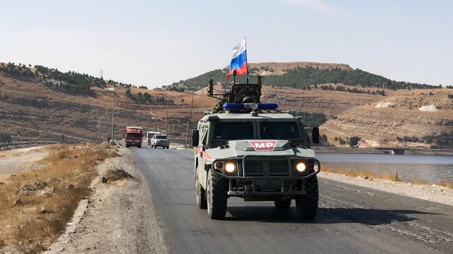 Российские военные на северо-востоке провинции Алеппо в Сирии