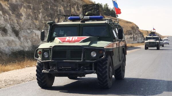 Бронеавтомобили военной полиции РФ на северо-востоке провинции Алеппо в Сирии