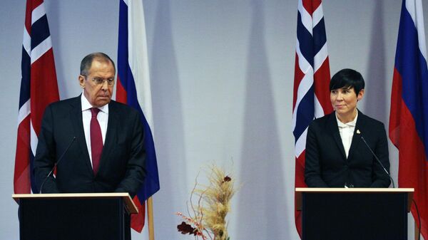 Министр иностранных дел РФ Сергей Лавров и министр иностранных дел Норвегии Ине Эриксен Сёрейд на пресс-конференции по итогам встречи в Киркенесе