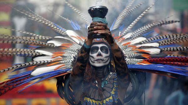 Парад в честь Дня всех мертвых в Мексике