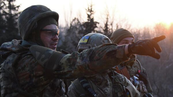 Бойцы националистического батальона Азов (против которого в РФ возбуждено уголовное дело)