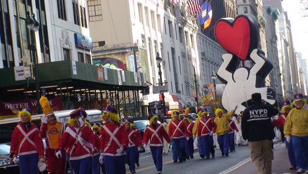 Парад в Нью-Йорке в День Благодарения