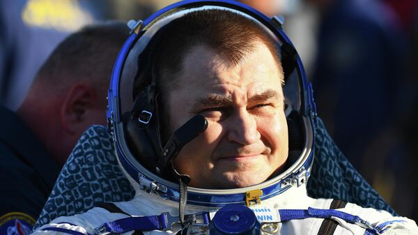 Член основного экипажа 59/60-й длительной экспедиции на МКС космонавт Роскосмоса Алексей Овчинин после посадки спускаемого аппарата пилотируемого космического корабля Союза МС-12