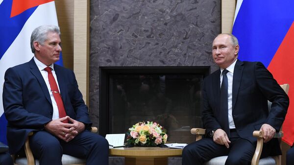 Президент РФ Владимир Путин и президент Кубы Мигель Диас-Канель Бермудес во время встречи